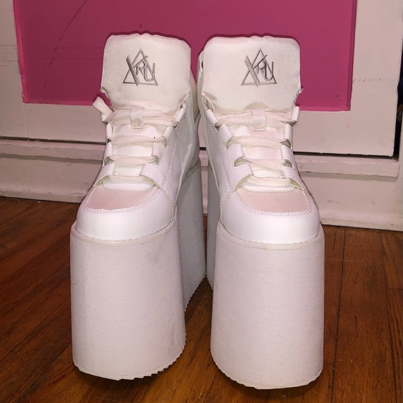 YRU Platform Shoes - Picture 2 of 5